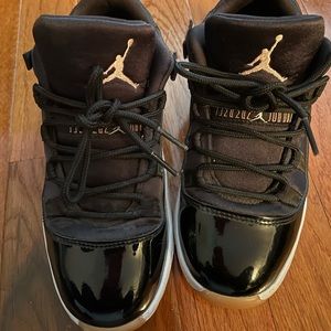 Sneakers Jordan 11 black coral gel bottom (bleached coral)